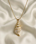 Collana con pendente conchiglia