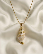 Collana con pendente conchiglia